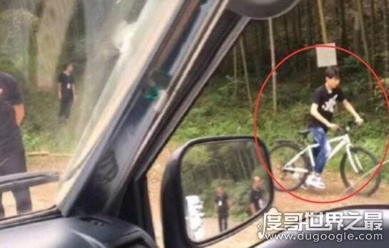 王源放学遭尾随大街上追赶，盘点王源私生饭事件