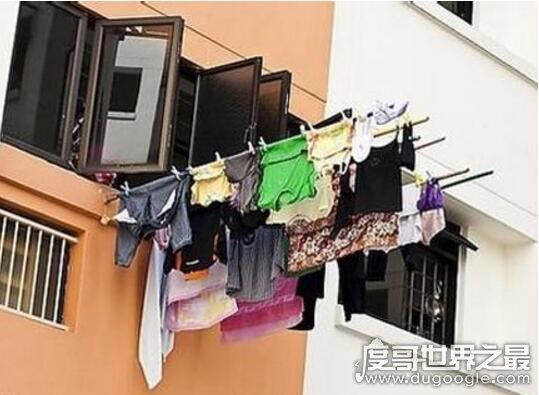 女子13楼晒衣服不幸坠亡,外挂晾衣杆惹的祸(安全意识太薄弱)