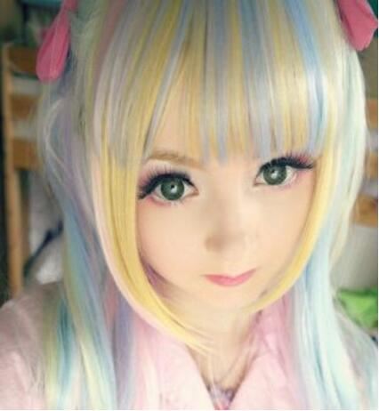 英国15岁白化病萝莉，维纳斯·巴勒莫(被封全球宅男女神)