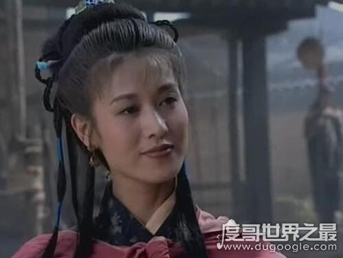 一丈青扈三娘扮演者郑爽，52岁的她美貌依然不减当年