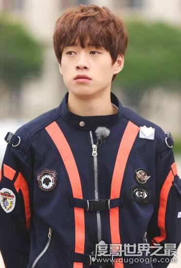 魏大勋家里是干什么的家里有钱吗，家世背景揭秘(很有钱)