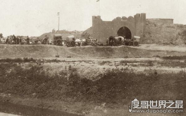 1860年中国发生的大事,火烧圆明园令人痛心(数万件珍宝被掠夺)