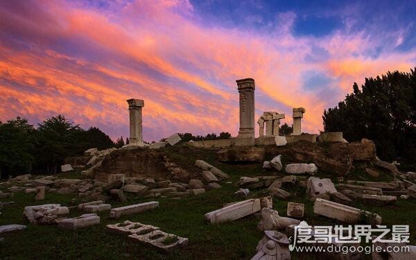 1860年中国发生的大事，火烧圆明园令人痛心(数万件珍宝被掠夺)