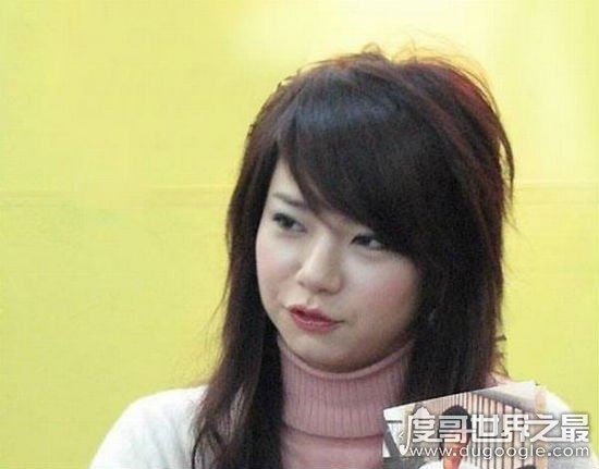 戚薇整容前后大对比，割了双眼皮竟然美成仙