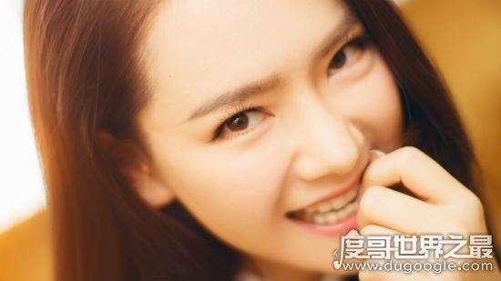 戚薇整容前后大对比，割了双眼皮竟然美成仙