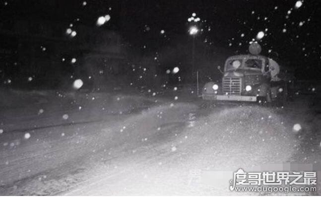 21岁花季少女因付不起车费被冻死，网友评论:我劝你善良