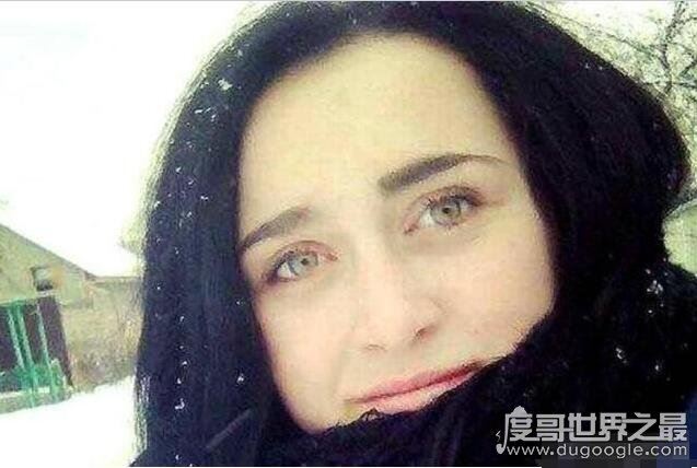21岁花季少女因付不起车费被冻死,网友评论:我劝你善良