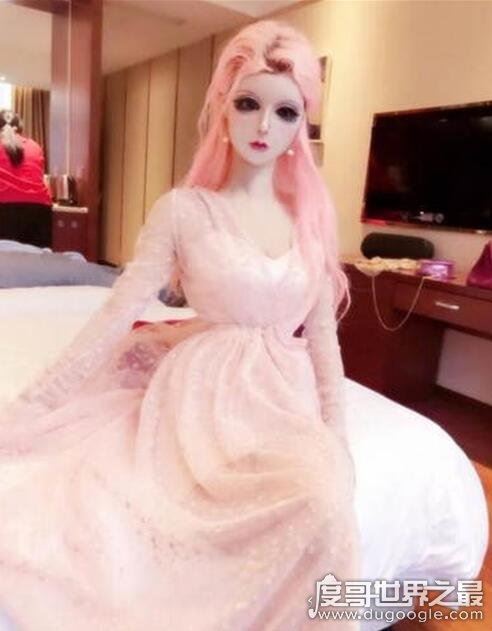 芭比迪丽拉原来的样子，卸妆前后判若两人(素颜竟比化妆还好看)