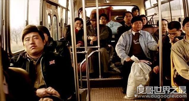 电影车44路的原型事件回顾，公交车44路坠河(车内无一人生还)