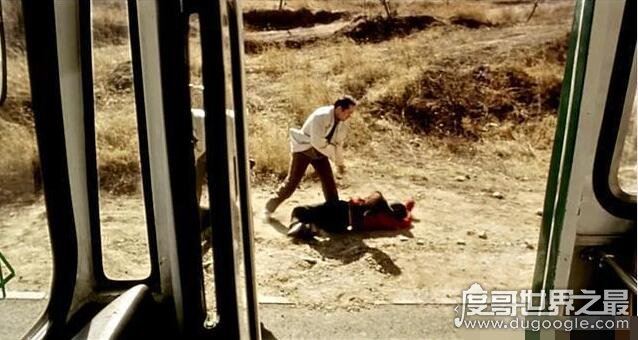 电影车44路的原型事件回顾，公交车44路坠河(车内无一人生还)