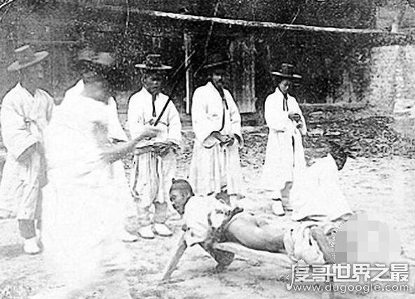 古代打板子是中国五刑之一，光屁股受杖刑不死也残废(视频)