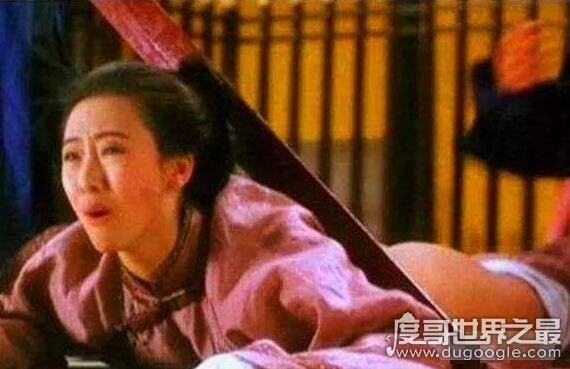 古代打板子是中国五刑之一，光屁股受杖刑不死也残废(视频)