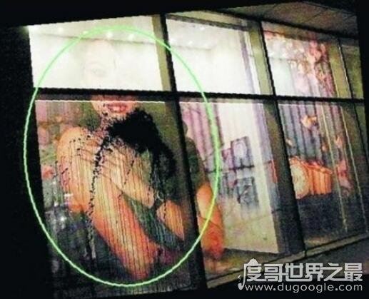 章子怡泼墨门事件真相，与女星赵欣瑜矛盾升级(被恶意报复)