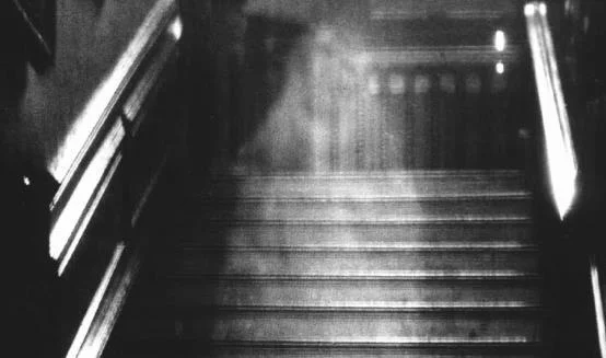 世界十大灵异图片，背后发凉极其诡异(胆小勿入)