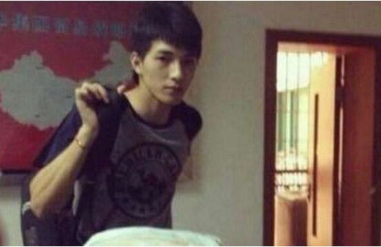 中国最美英语老师，最美女老师课爆满教室塞不下