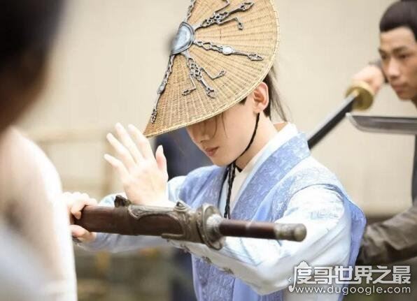 《凰权》中的男二号顾南衣，只为凤知微而活结局却是放手