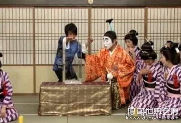 刘谦为什么被央视封，因为自己的一句话断送大好前程
