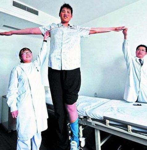 中国第一高，巨人赵亮的传奇之路（非巨人症）