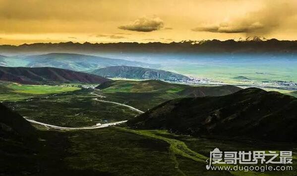 世界上海拔最高的盆地,中国青海柴达木盆地(海拔4000多米)