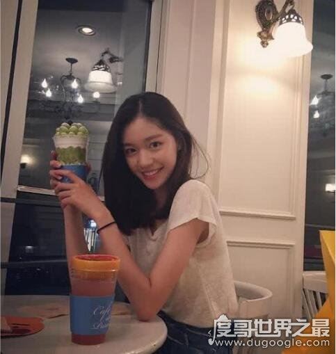 綦美合个人资料，父亲是奥莱集团老总身价55亿(还是陈飞宇青梅竹马)