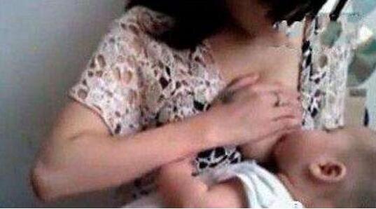 网红人物喂奶姐，给孩喂奶不忘秀美胸(视频合集)