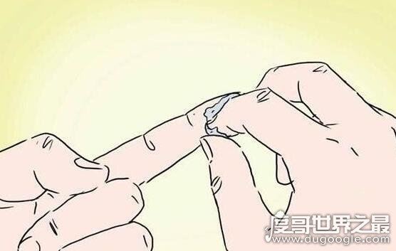 502胶水把手黏住了怎么办，教你几个小妙招轻松分开被黏住的手