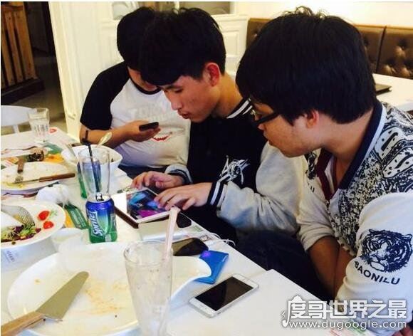 面基是什么意思,就是指网络上的好基友线下约见面