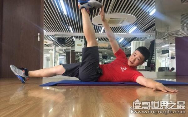 睡前一个动作暴瘦肚子，教你快速瘦腹部(减肥人士必备动作)