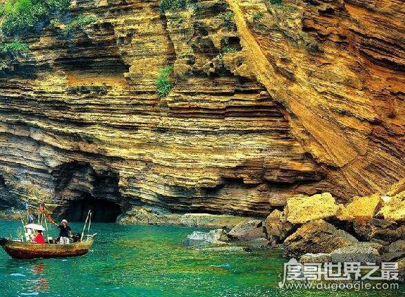涠洲岛在哪里,在广西北海市北部湾海域中部(与海南岛隔海相望)