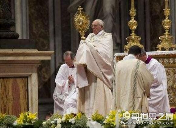 基督教和天主教的区别,天主教教堂十字架有耶稣圣像(基督教没有)