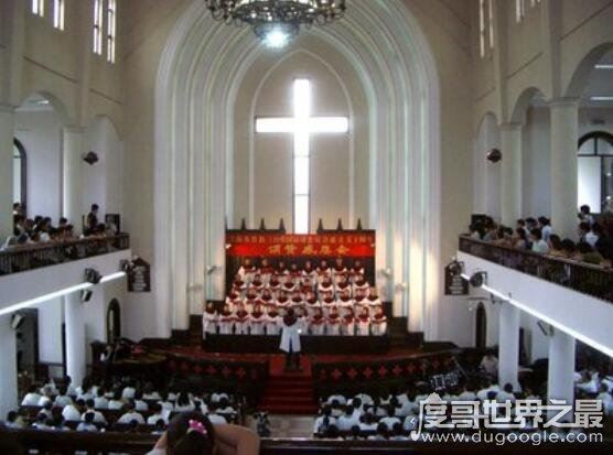 基督教和天主教的区别，天主教教堂十字架有耶稣圣像(基督教没有)