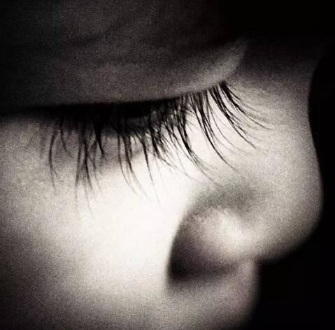 靳东儿子靳鹰正面照曝光，靳东老婆李佳大肚怀二胎