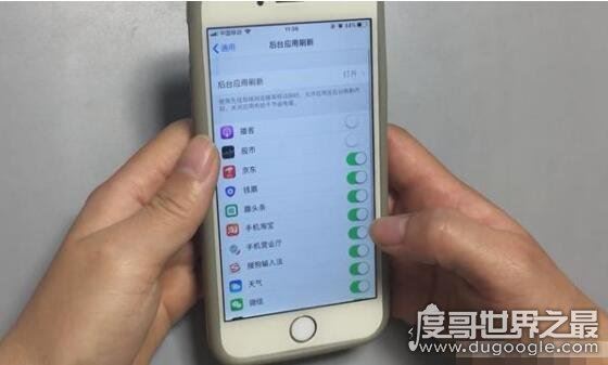 手机发烫关掉这个功能秒降温，苹果/安卓手机发烫的降温办法