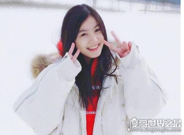 童星张籽沐承受了这个年纪不该有的美貌，长大后更漂亮了