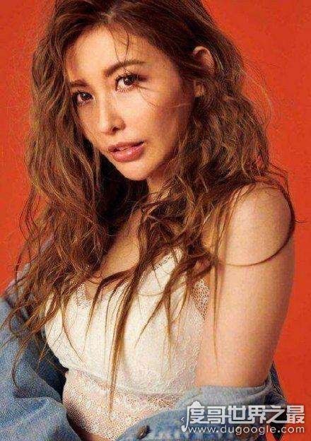 蝴蝶姐姐简恺乐个人资料，有哪些演绎经历（气质姐姐）