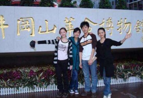 杨洋的女朋友叫什么，杨洋初恋李沁姐弟恋宋茜