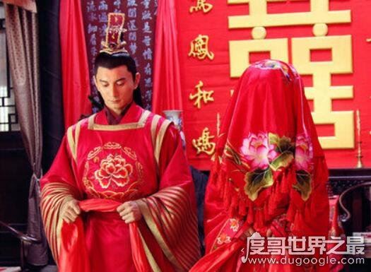 古人婚礼在什么时间举行，一般是在黄昏时迎娶新娘(婚与昏同音)