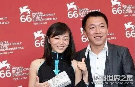 黄渤妻子小欧罕见曝光，恋爱13年结婚11年却恩爱如初