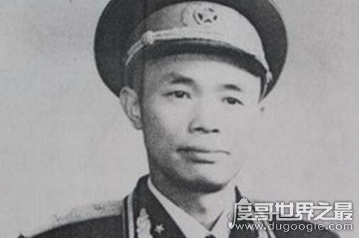 铁血英雄李云龙的原型是谁，中将王近山(打仗泡妞一个样)