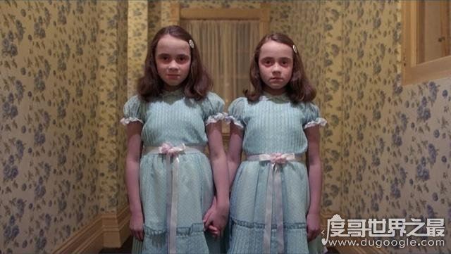 超恐怖电影闪灵解析，作家深陷幻境而逼疯(头号玩家致敬的电影)