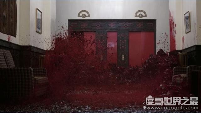 超恐怖电影闪灵解析，作家深陷幻境而逼疯(头号玩家致敬的电影)