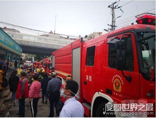 突发！山东青岛居民楼爆炸，已造成1死7伤(疑燃气爆炸)