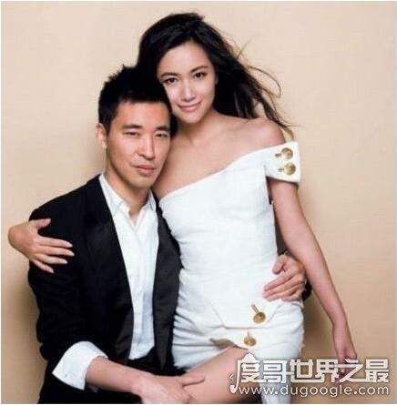 徐静蕾老公是李亚鹏，跨界歌王舞台公然献花重温将爱