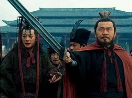 孔融让梨的故事，孔融不孝乃无稽之谈(是曹操挂上的罪名)