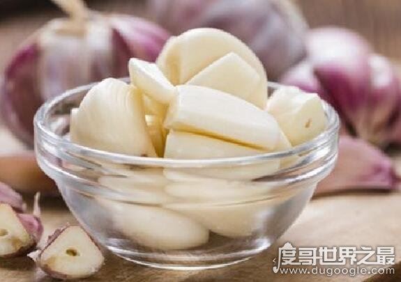 夜里牙疼教你一分钟快速止疼，家里的一些调味料止痛有奇效