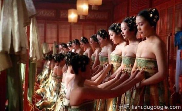 古代太监也能娶老婆?揭秘宫女和太监对食制度,竟这样名副其实?