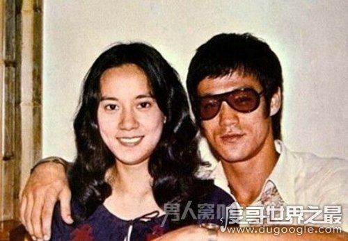 看了丁佩年轻时的照片,终于明白为何向华强、李小龙迷恋她了