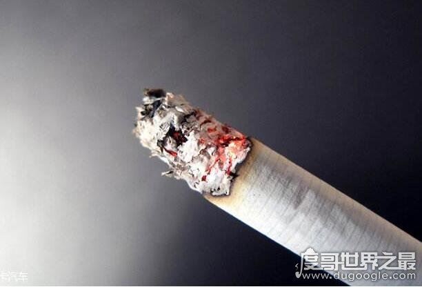 烟头中心温度可达多少度，700-800度(轻松点燃绝大多数物品)