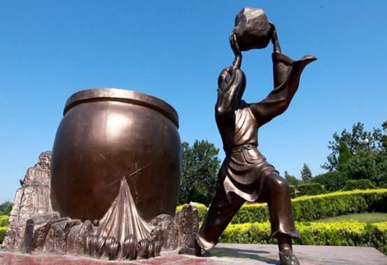 司马光砸缸的故事，砸的是瓮不是缸(被骗千年)