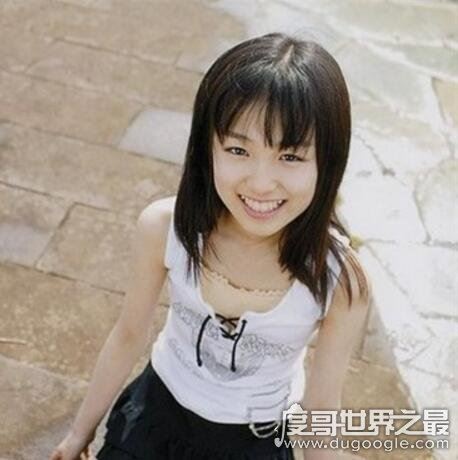 2017十大日本萝莉女优排行，小池里奈出道时仅11岁(组图)